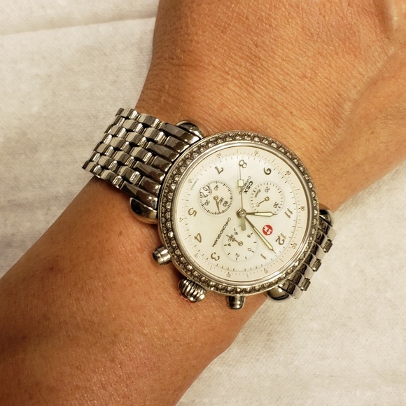 Looking to buy a different style Michele watch - Picture 2 of 5